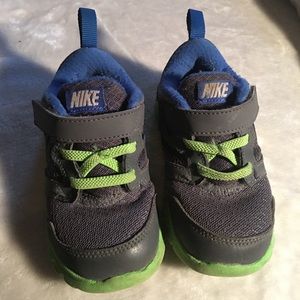 Nike childrens size 7 shoes